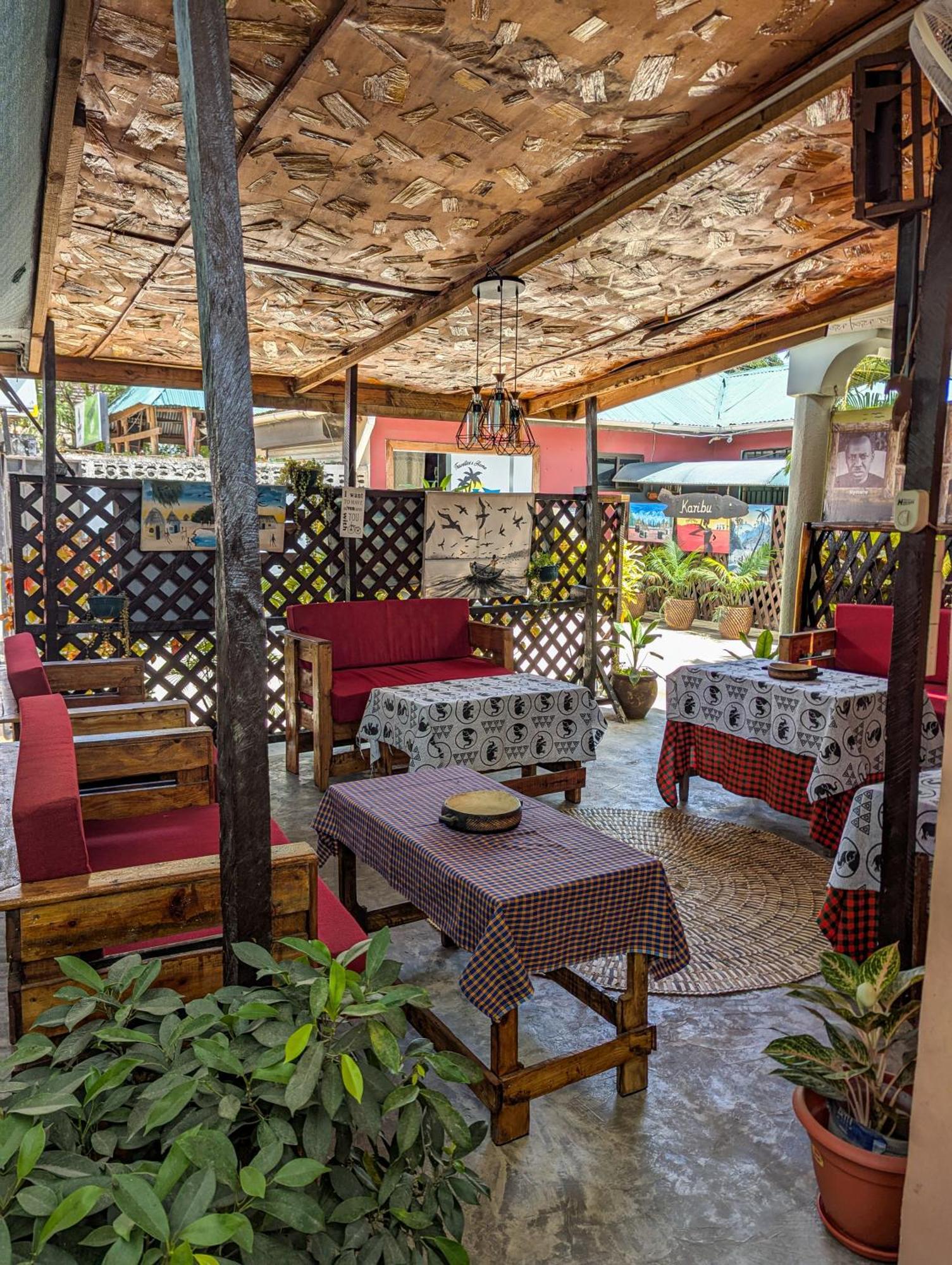 Travellers Home Дар-эс-Саламе Экстерьер фото